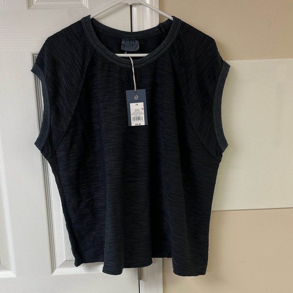 NWT Universal Thread Sleeveless Textured Sweatshirt